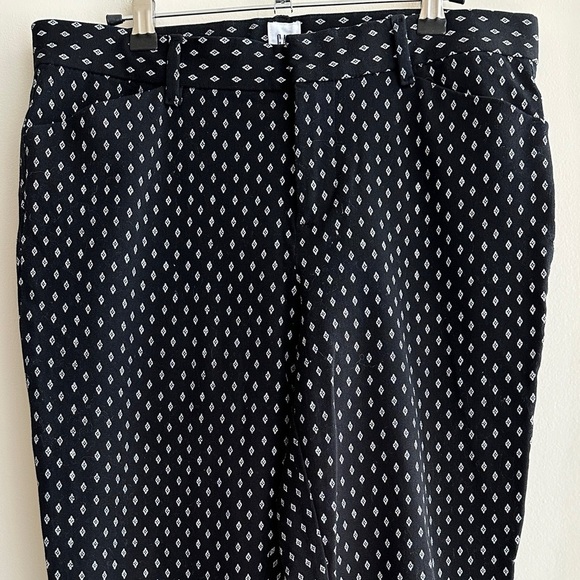 GAP Signature Skinny Ankle Pants, Black and White Diamond Print Pants, Size 10 - Picture 3 of 16